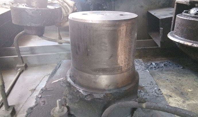 宇鈿篦冷機(jī)軸磨損維修